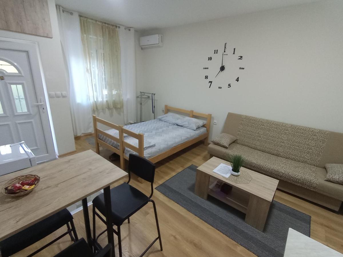 Ban Apartmani Vrbas Exterior foto